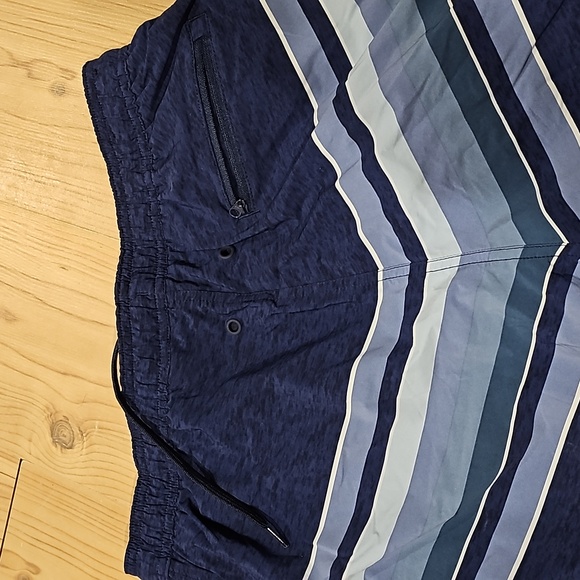 Kirkland Swim Shorts // Size Medium // NWOT - Picture 3 of 4